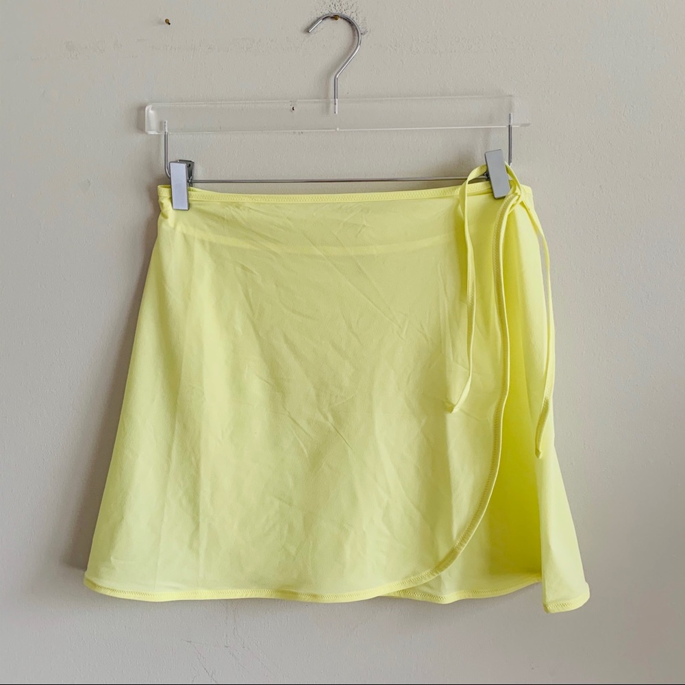 Outdoor Voices Lemon Lime Tissue Weave Wrap Skirt - Picture 7 of 11